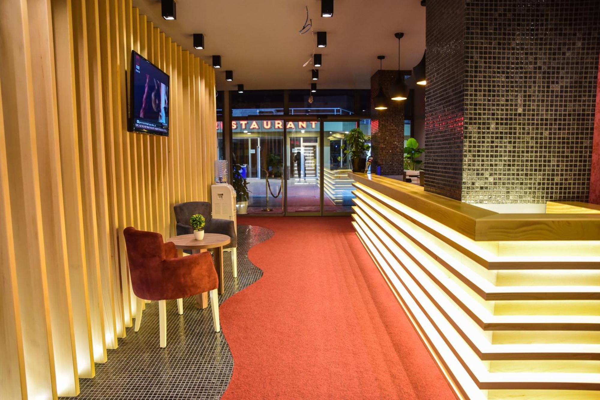Hotel Evropa Улцин Екстериор снимка