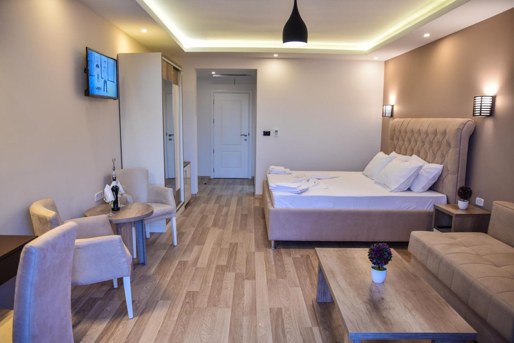 Hotel Evropa Улцин Екстериор снимка
