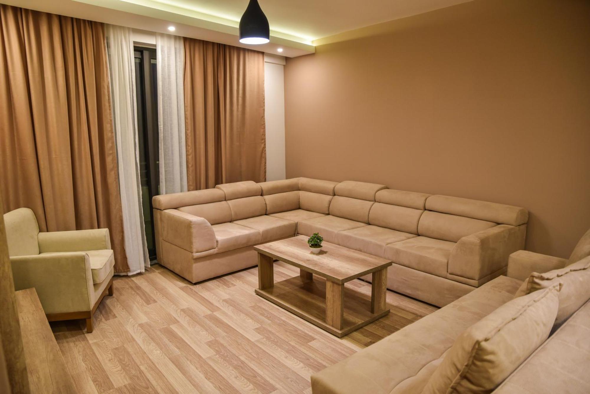 Hotel Evropa Улцин Екстериор снимка