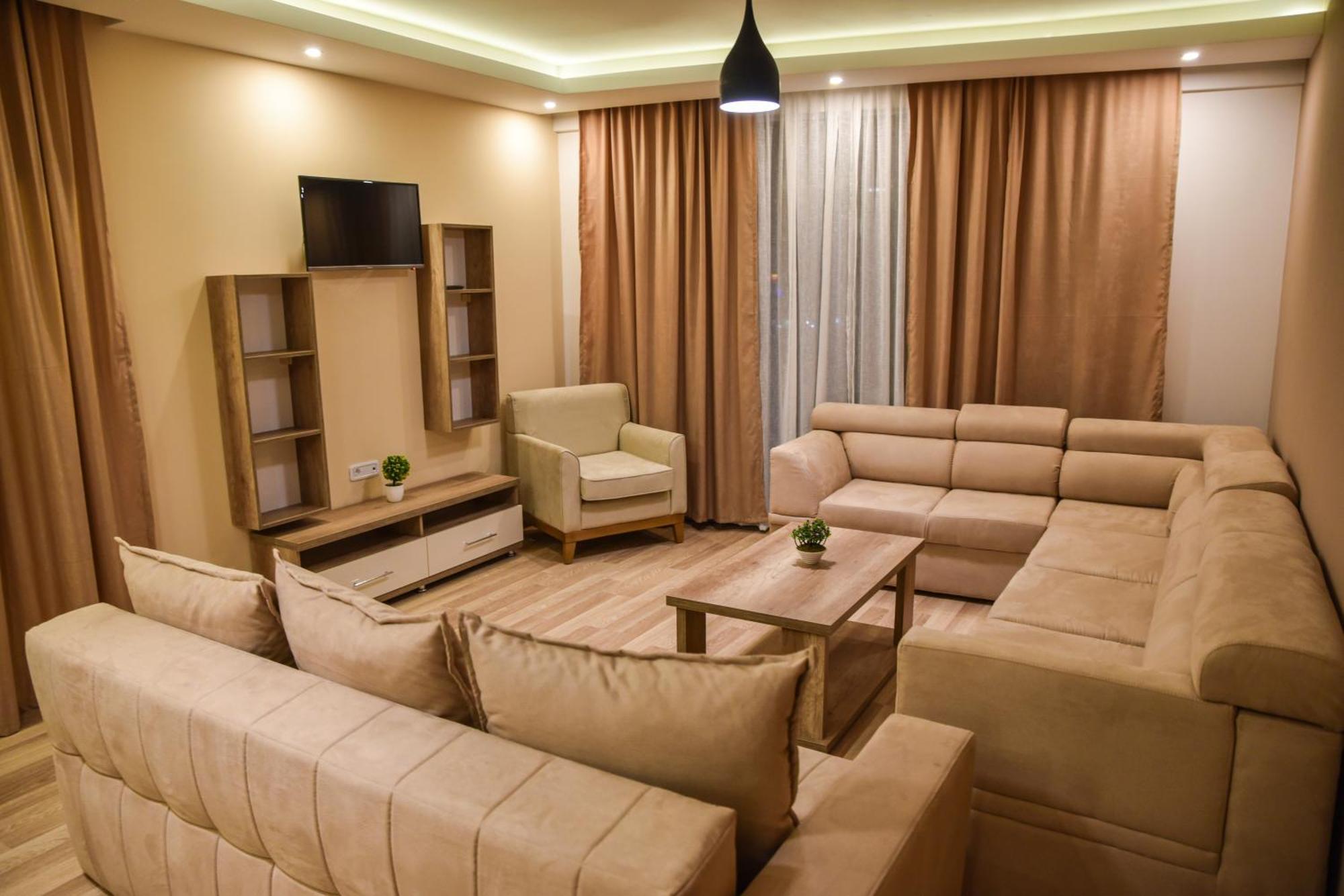 Hotel Evropa Улцин Екстериор снимка