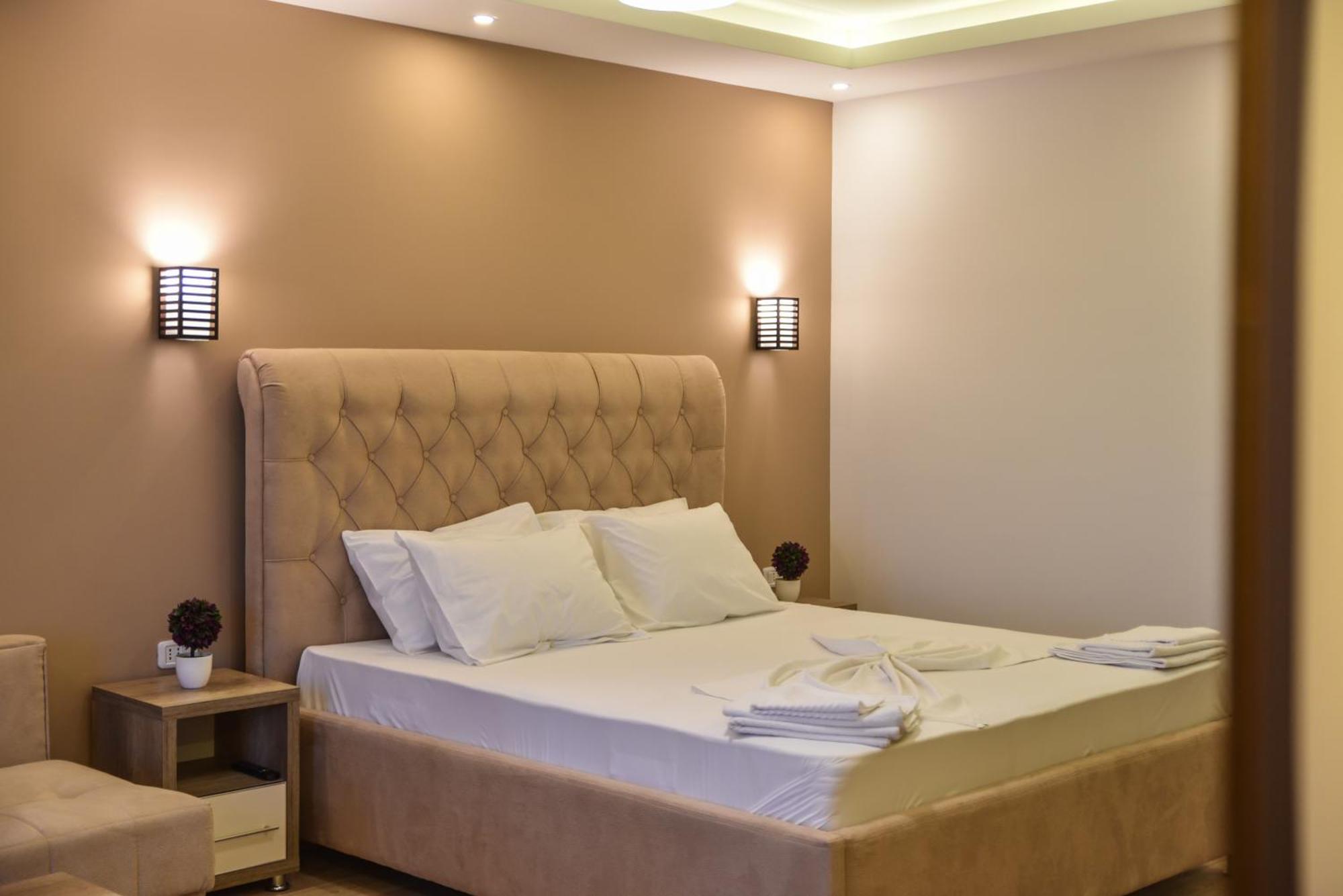 Hotel Evropa Улцин Екстериор снимка